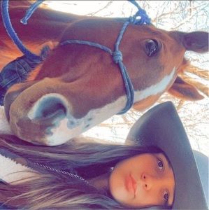 Meet your Posher, Macy